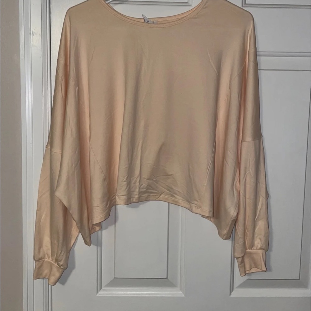 Balance collection. Athletic / leisure crop top